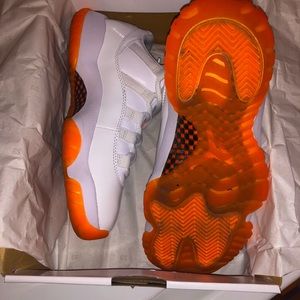COPY - Jordan Retro 11 Citrus low sz 6w / 4.5y